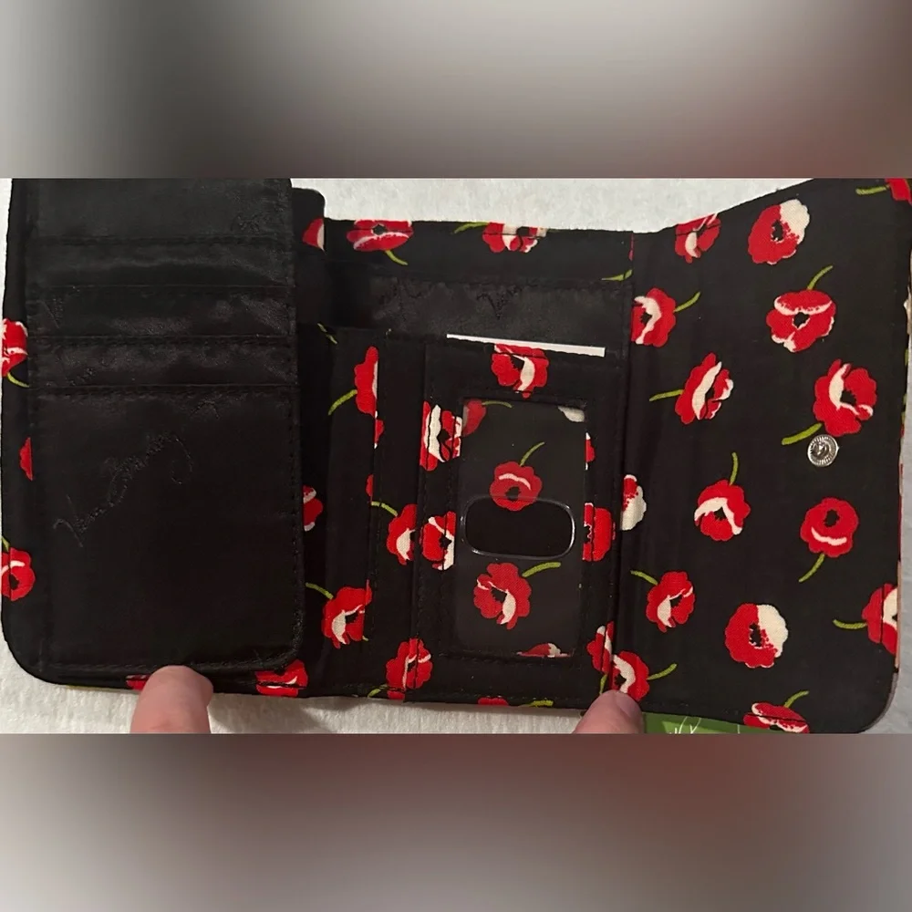 NWT Vera Bradley Euro Wallet Poppy Fields Floral Quilted - Picture 5 of 7